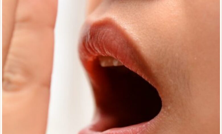 سبب رائحة الفم الكريهة عند الاطفال ، وعلاجها